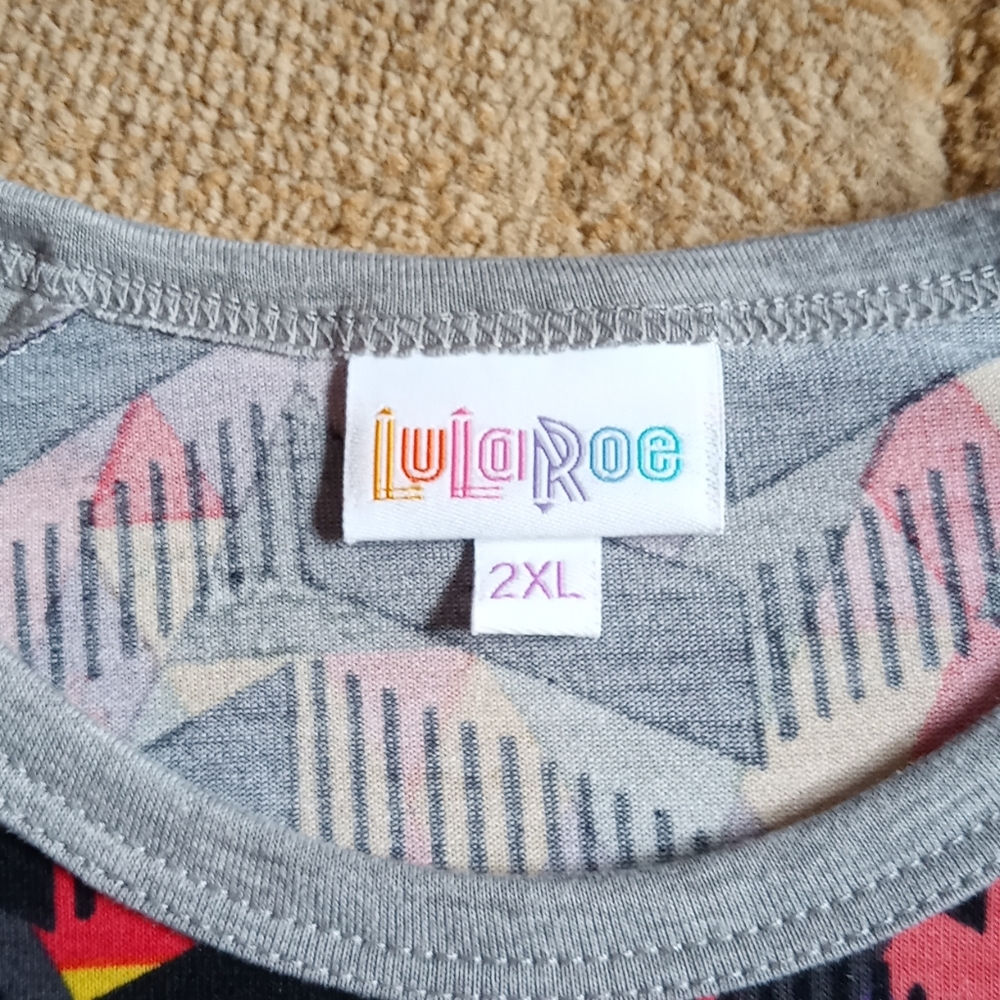 New LuLaRoe Randy2xl - Picture 2 of 8